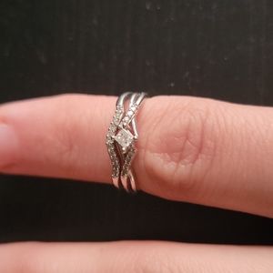 Engagement and wedding band set